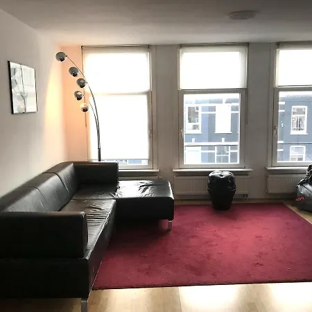 Hotspot Apartment,